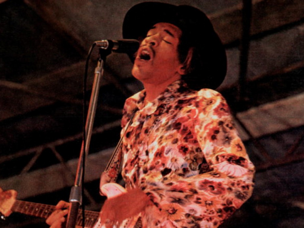 Jimi Hendrix'in gitarı açık artırmada satıldı. J