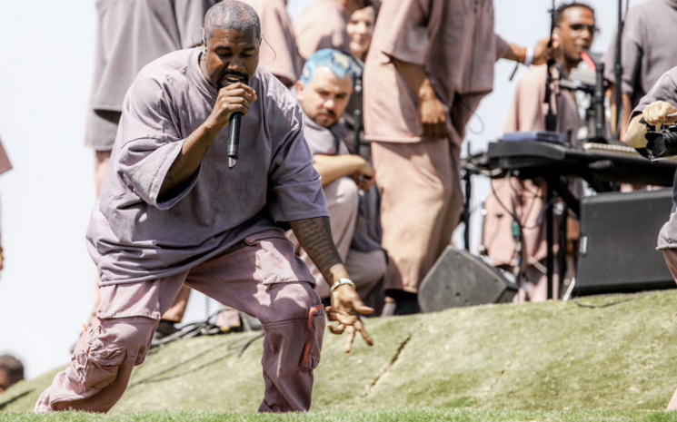 Kanye West, Sunday Service isimli gospel projesinden bir albüm daha yayınladı.