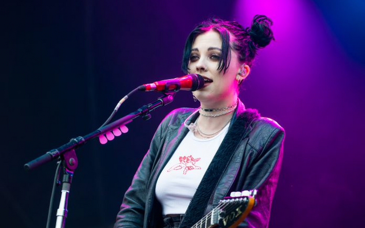 Pale Waves hastalığı nedeni ile konserlerini iptal etti.