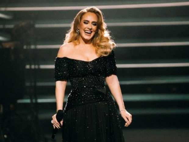 Adele'in yeni albümü 30 Amerika'da rekorlar kırıyor.