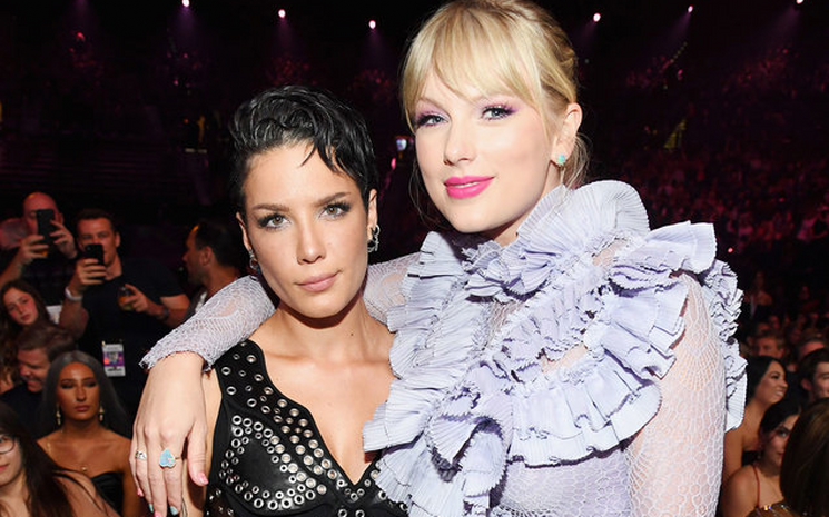 Halsey Taylor Swift Hayranı olduğunu açıkladı.