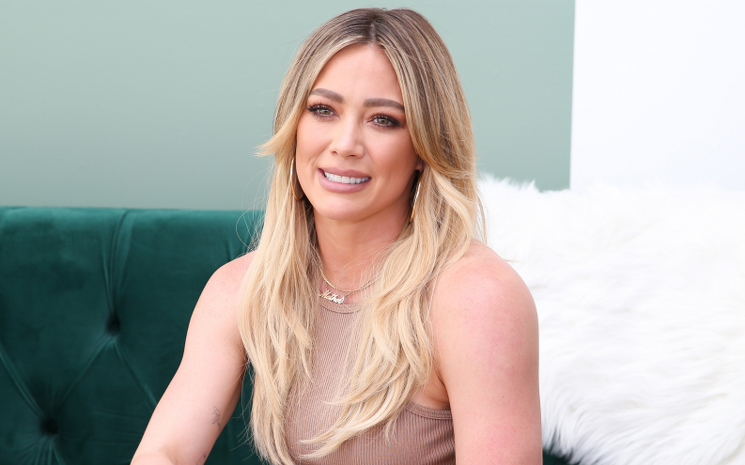 Hillary Duff, karantina sarısında yeni bir saç modeli denedi.