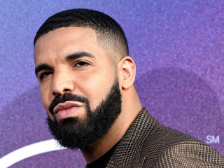 Drake kendi gibi kokan mumların tanıtımını yaptı