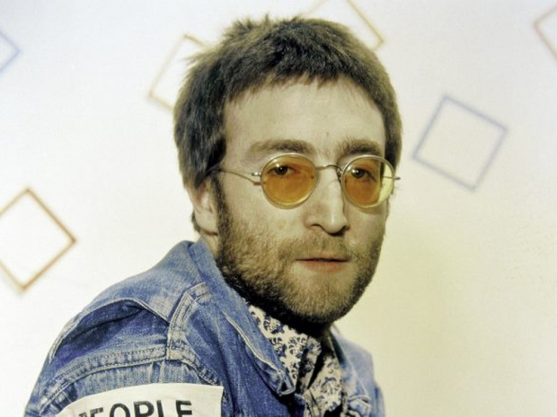 John Lennon'ın hiç yayınlanmamış şarkısı Danimarka'da açık artırmada 43.000 Pounda satıldı