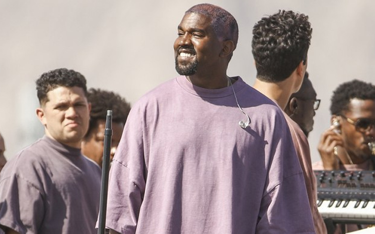 Kanye West Dayton silahlı saldırısı yararına Ohio'da.