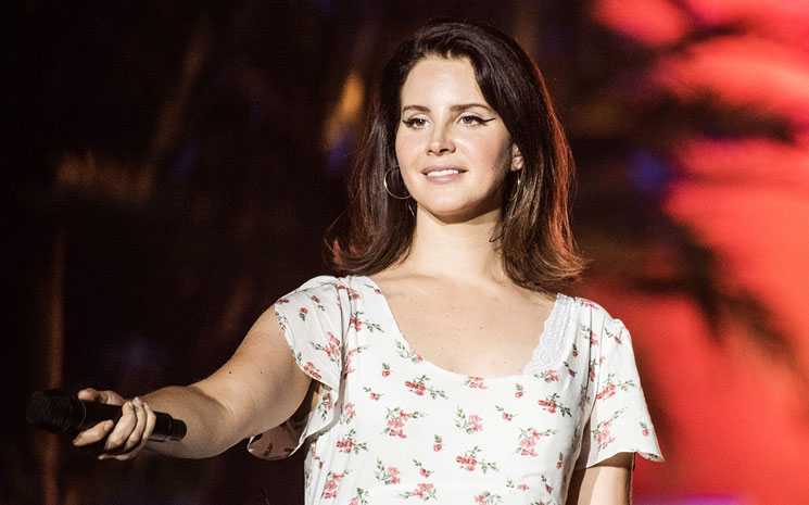 Lana Del Rey Pazartesi günü, \"Venice Bitch\" isimli yeni şarkısını tanıttı.