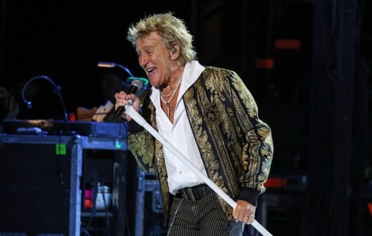 Rod Stewart kalp operasyonu geçirdi,konserlerini iptal etti