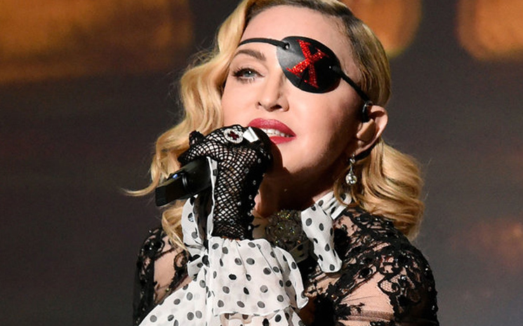 Madonna New York konserini erteledi.