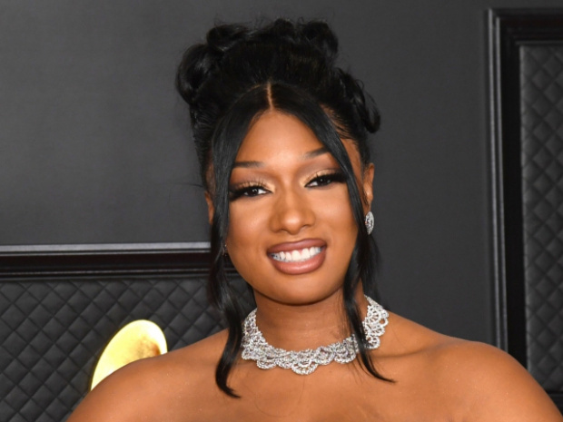 Megan Thee Stallion BTS 'in Los Angeles konserinde sürpriz sahneye çıktı