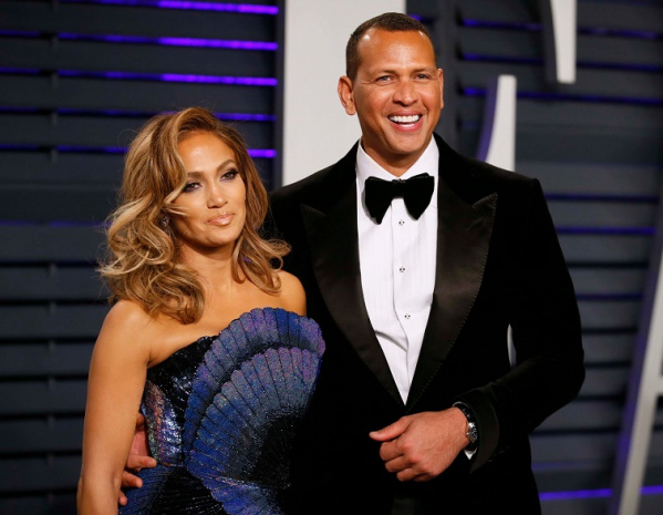 J.Lo nişanlısının doğum gününü kutladı.