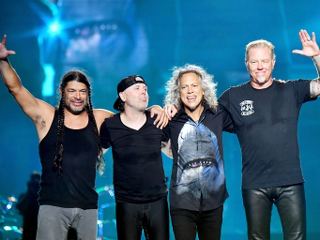 Metallica 40'tan fazla şarkısının hissesini satıyor.