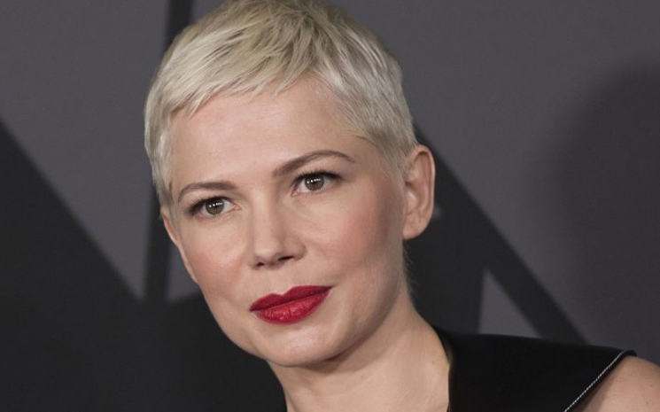 Michelle Williams da yalnız olmayı tercih etti.