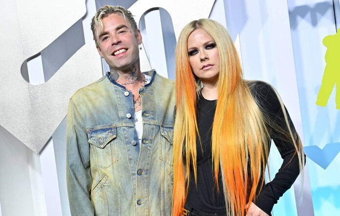 Mod Sun ile  Avril Lavigne ayrıldılar.