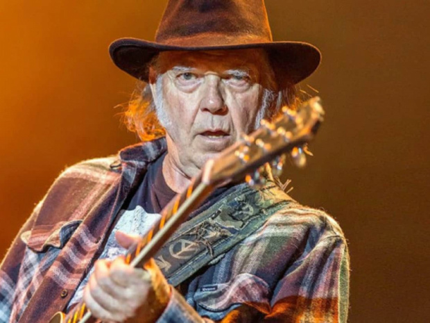 Neil Young'tan  Trump'a dava