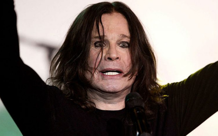 Ozzy Osbourne ameliyata alındı.