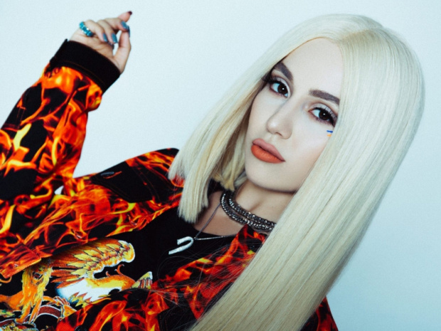 Ava Max'ın turnede istekleri son derece sağlıklı!