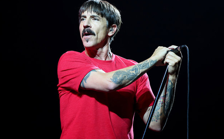 Red Hot Chili Peppers, performansı sırasında bir Radiohead şarkısı cover'ladı