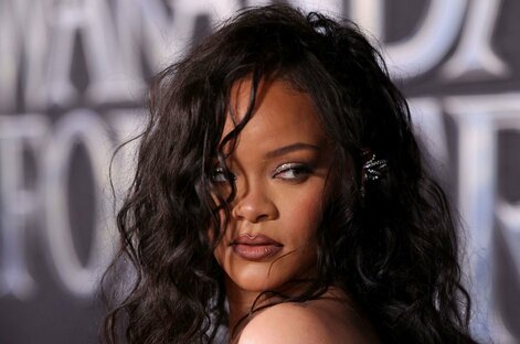 Rihanna  Born Again şarkısını yayınladı