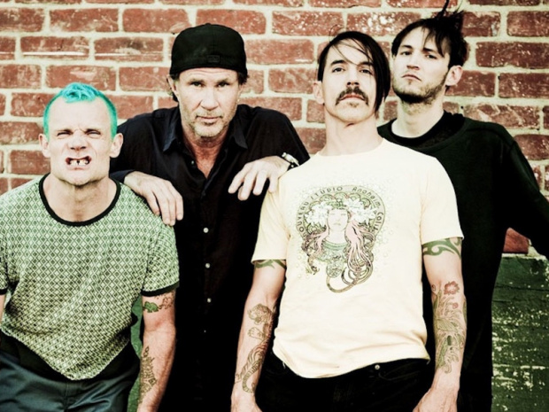 Red Hot Chili Peppers şarkı kataloğunu satıyor.