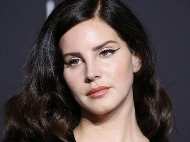 Lana Del Rey yeni albümünü duyurdu.
