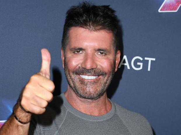 Simon Cowell  Lauren Silverman ile nişanlandı