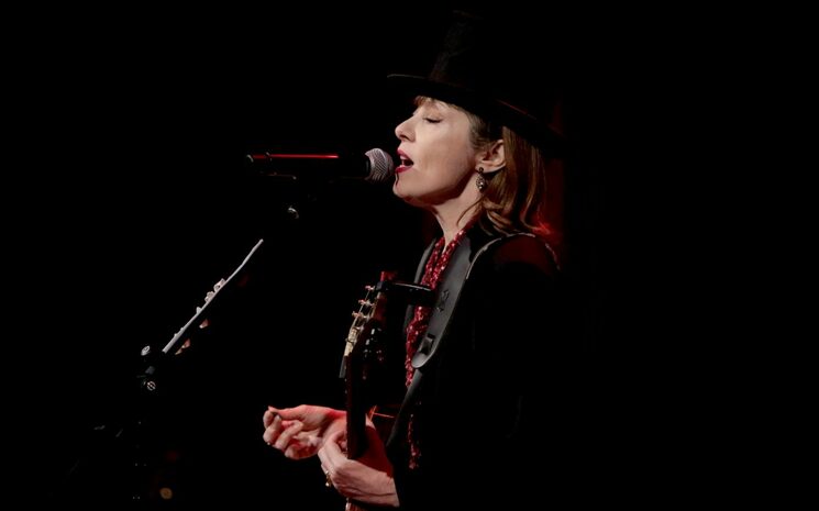 Suzanne Vega  2023 İngiltere kış turnesini açıkladı