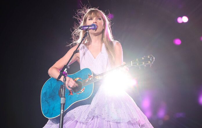 Taylor Swift, Eras Tour konser filminin 100'den fazla ülkede yayınlanacağını duyurdu.