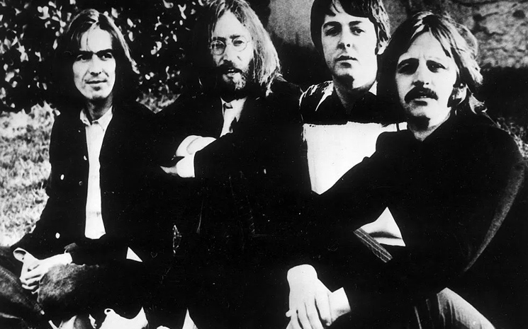The Beatles'ın dağılmadan hemen önce menajerleriyle imzaladığı belgeler satışa çıktı.