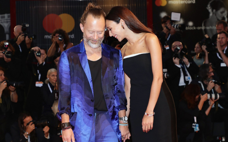 Thom Yorke Sicilyalı oyuncu  Dajana Roncione ile hayatını birleştirdi